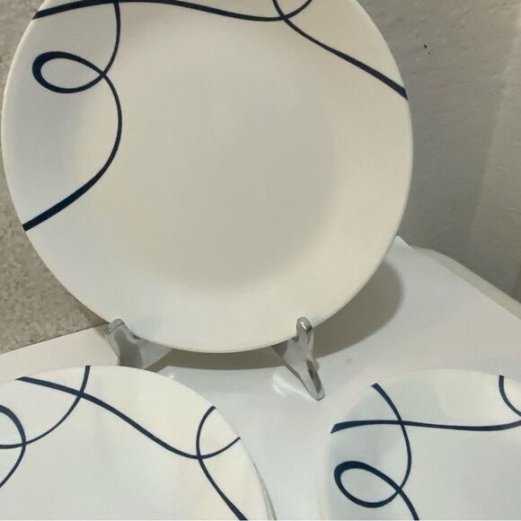 Corelle LIA Blue Swirl Set Of 4 Dinner Plates Vitrelle 10 1/4" & 3 small 7” - Picture 8 of 10